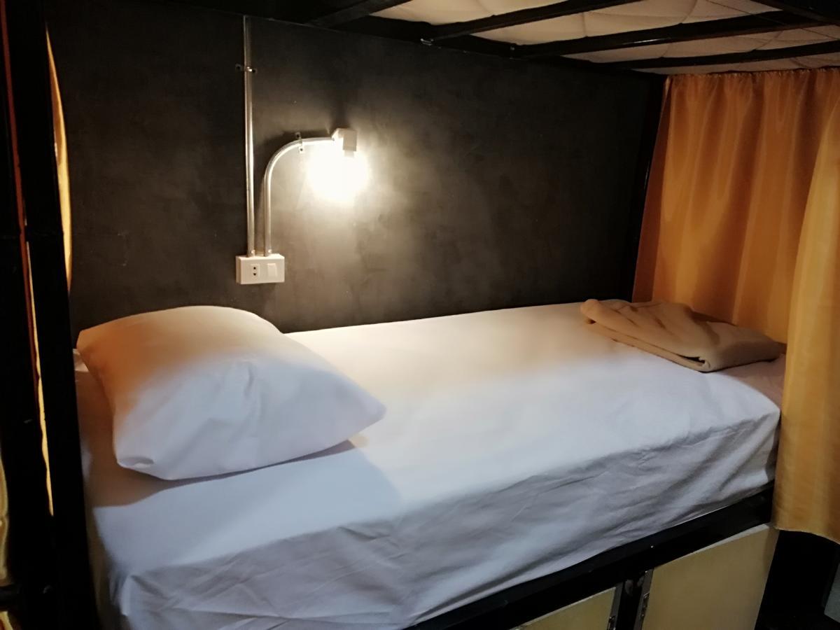 Funky Monkey Hostel Vientiane Exterior photo
