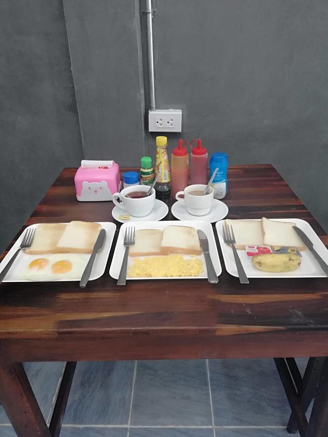 Funky Monkey Hostel Vientiane Exterior photo